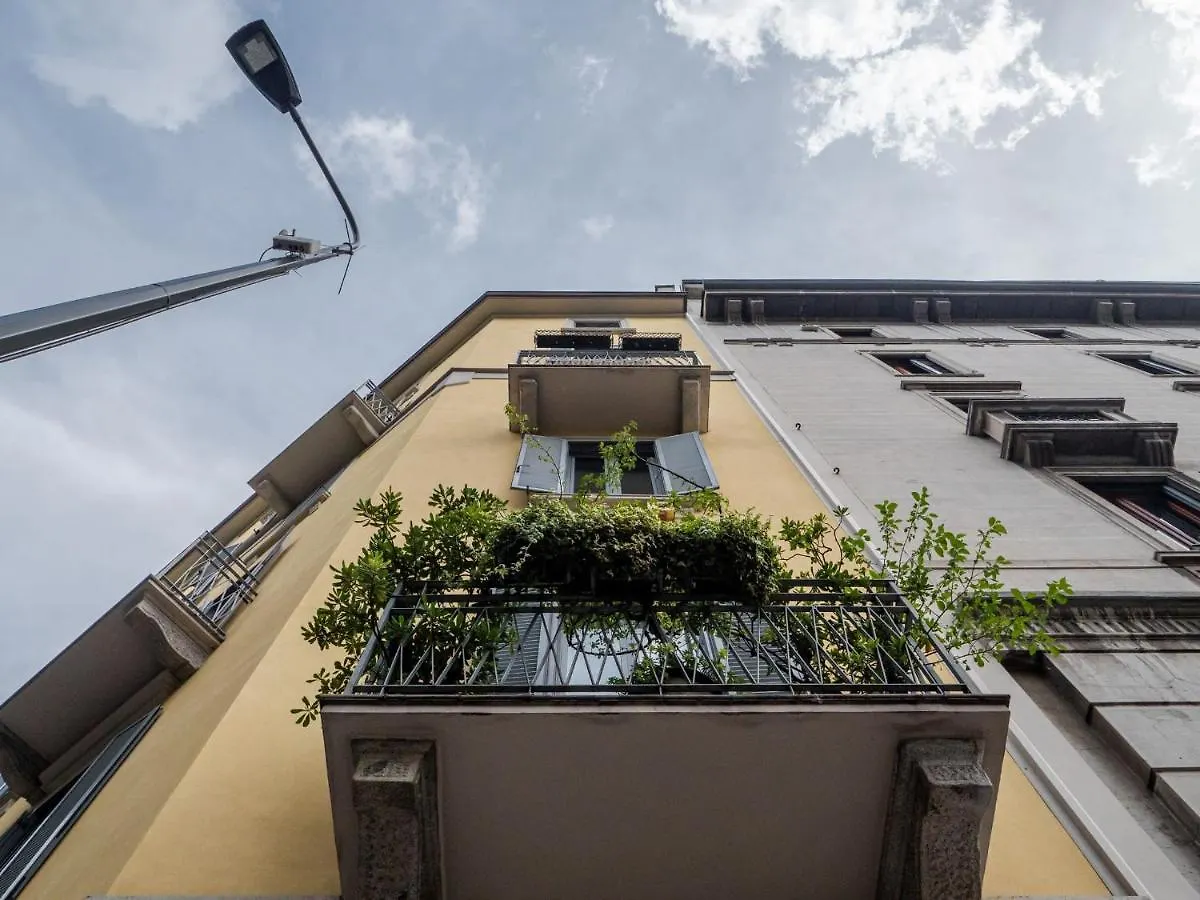 The Best Rent - Bright One Bedroom Apartment With Balcony In Moscova Milano