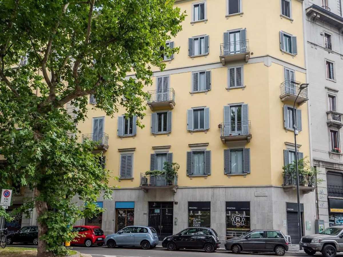 The Best Rent - Bright One Bedroom Apartment With Balcony In Moscova Milano Italien
