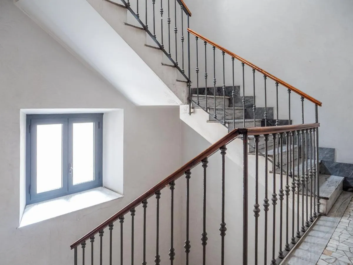 The Best Rent - Bright One Bedroom Apartment With Balcony In Moscova Milano