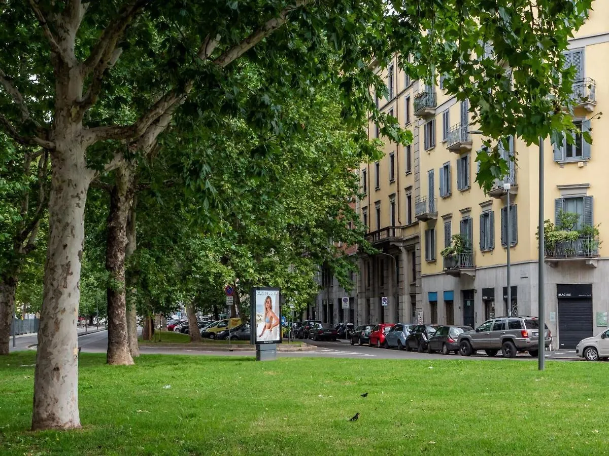 The Best Rent - Bright One Bedroom Apartment With Balcony In Moscova Milano