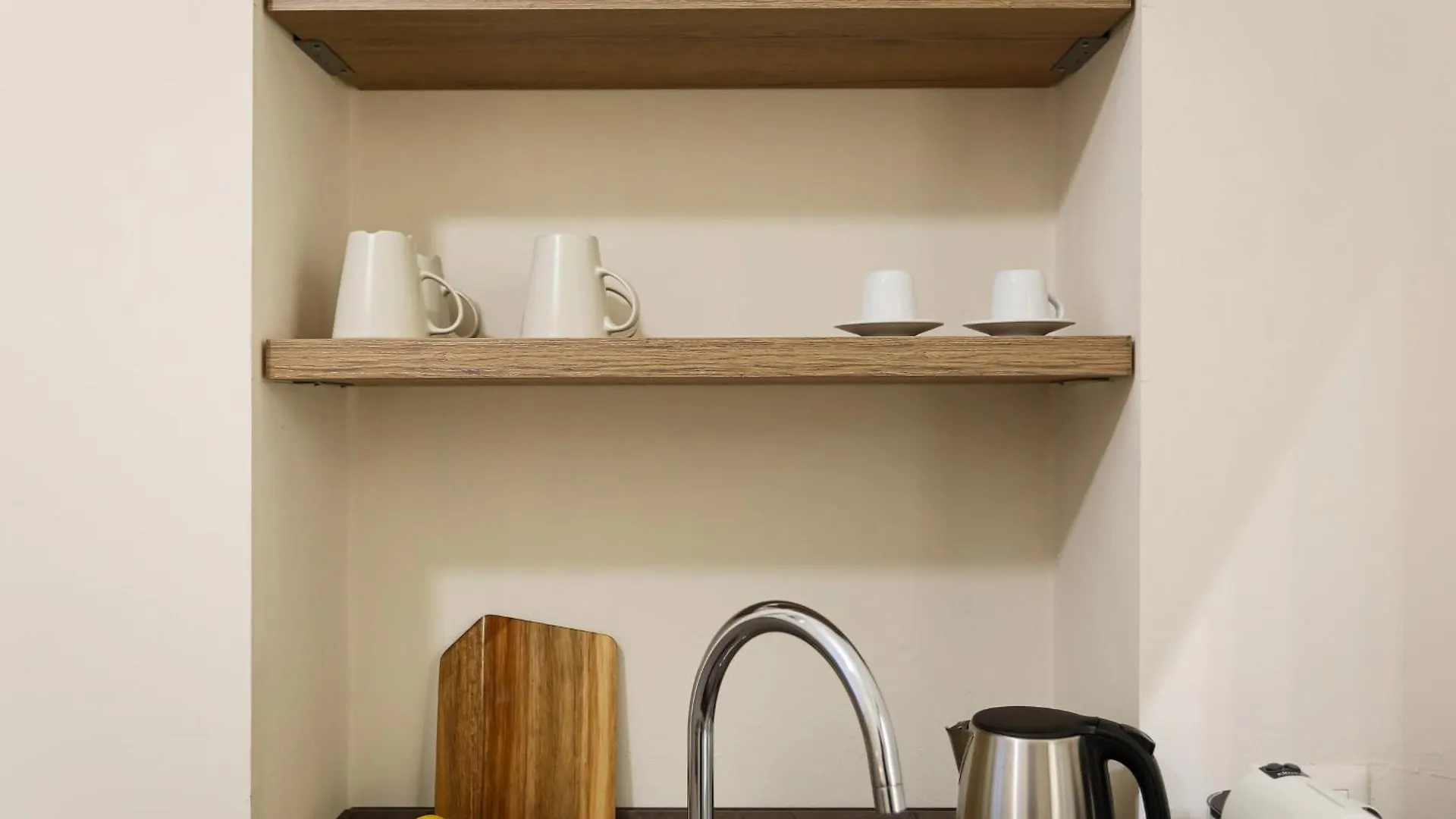 The Best Rent - Bright One Bedroom Apartment With Balcony In Moscova Milano