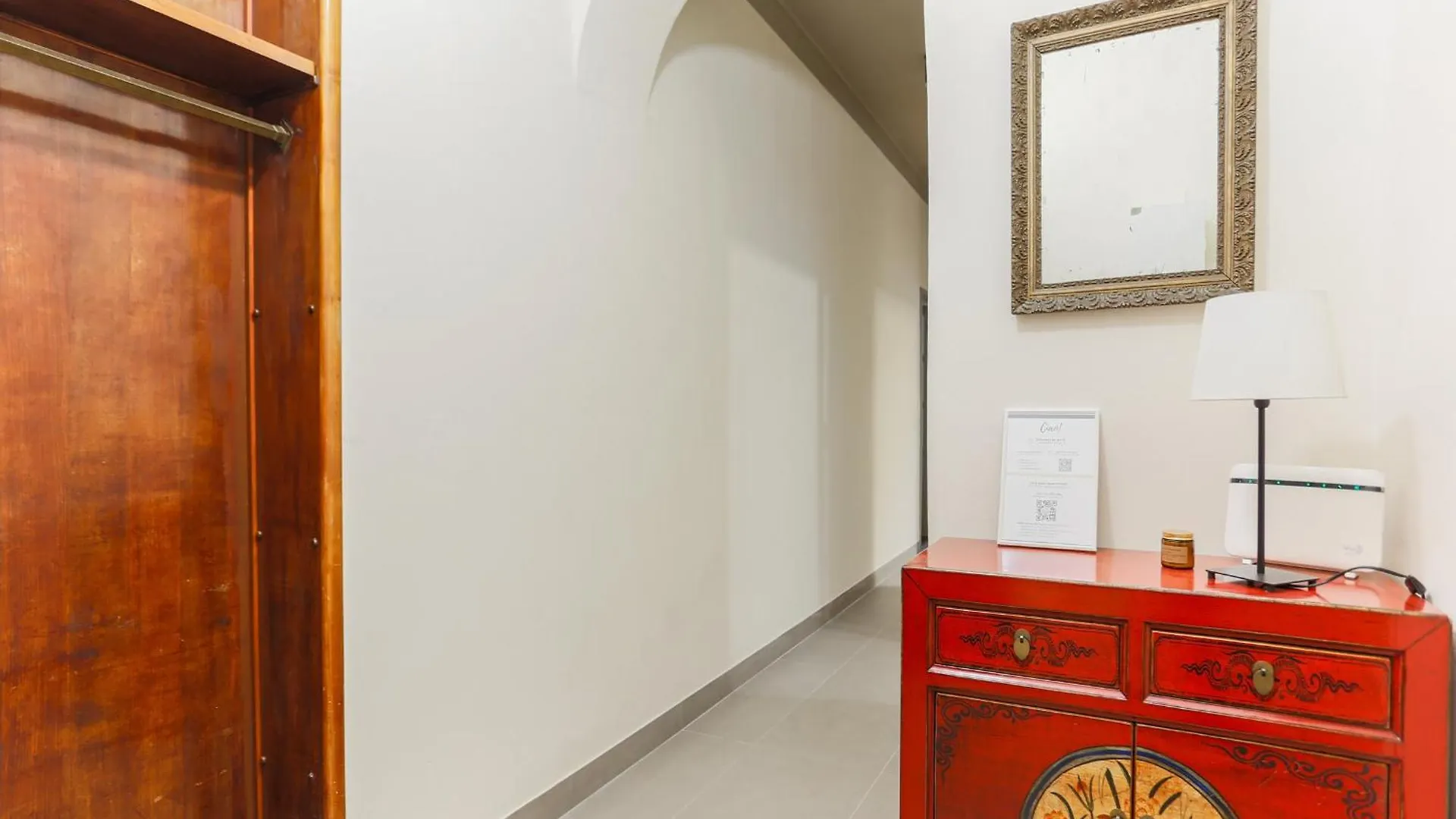 The Best Rent - Bright One Bedroom Apartment With Balcony In Moscova Milano Italien