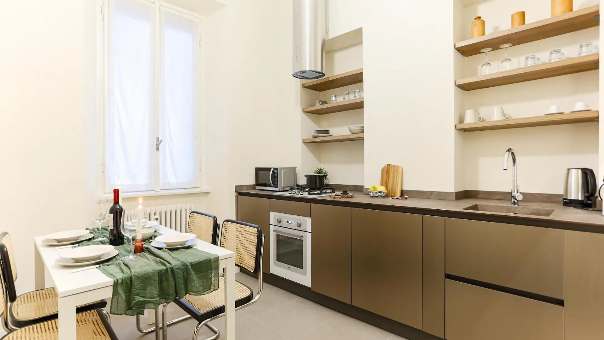 The Best Rent - Bright One Bedroom Apartment With Balcony In Moscova Milano 0*,  Italien