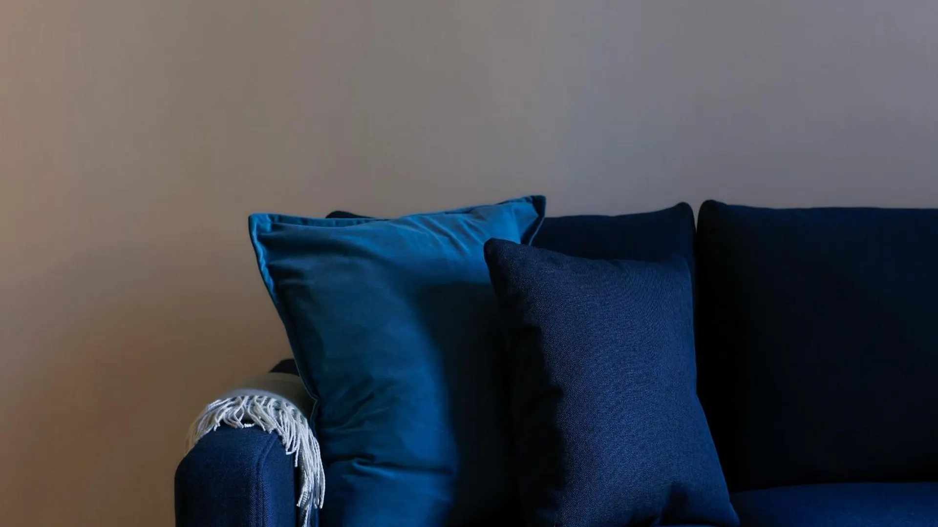 The Best Rent - Bright One Bedroom Apartment With Balcony In Moscova Milano Italien
